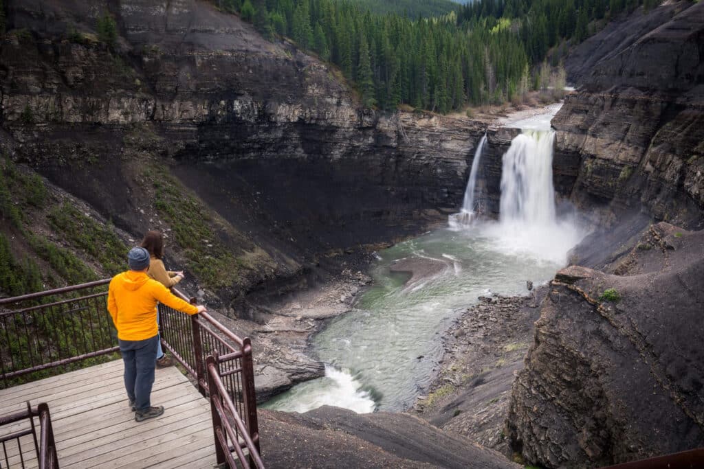 Ram Falls Has The Most Jaw-Dropping Waterfall In Alberta & It's So Easy To  Get To - Narcity