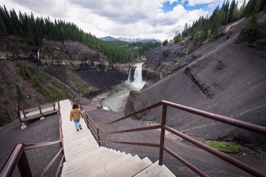 Ram Falls Has The Most Jaw-Dropping Waterfall In Alberta & It's So Easy To  Get To - Narcity